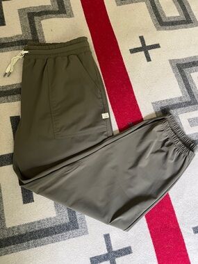 Vuori Olive Green Stretch Drawstring Joggers